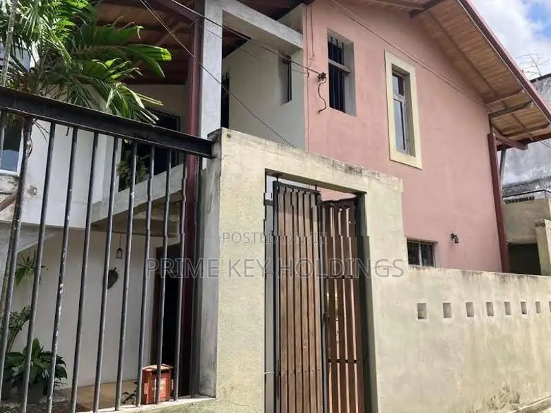 Architect-Designed House for Sale Thalawathugoda [HS112]
