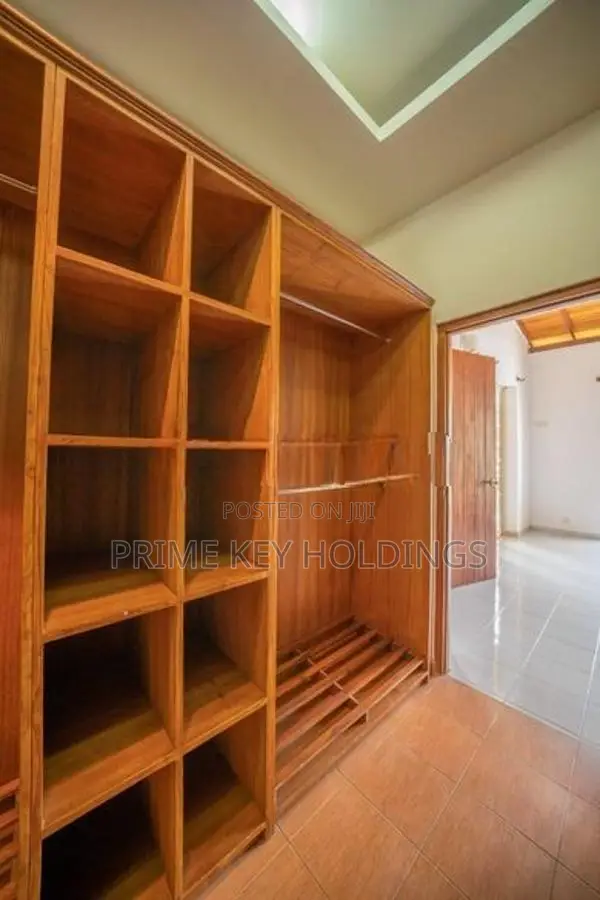 Spacious Luxury House for Rent – Boralesgamuwa [HR118]