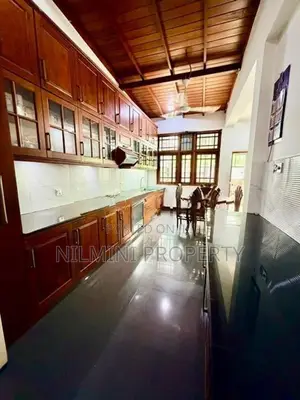 8 Bed Room Bath House for Rent Araliya Uyana Pannipitiya