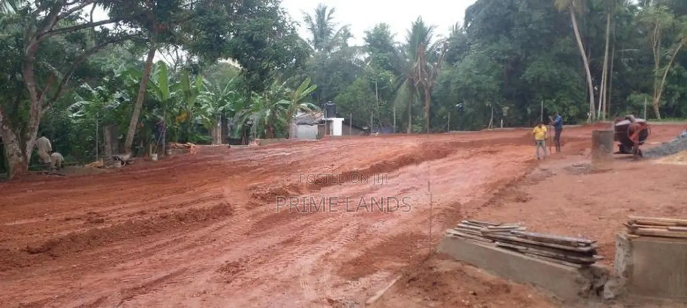 පදිංචියට වටිනා බිම් කොටස් විකිණීමට කඩවතට නුදුරින් වෑබඩ පාර