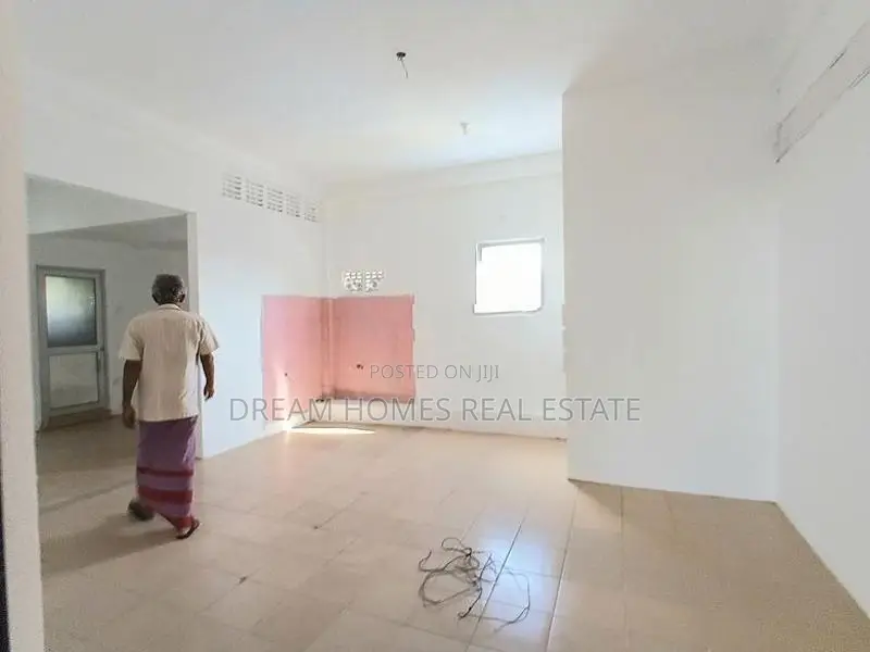 4 Story Building for Rent Facing Main Road Nugegoda