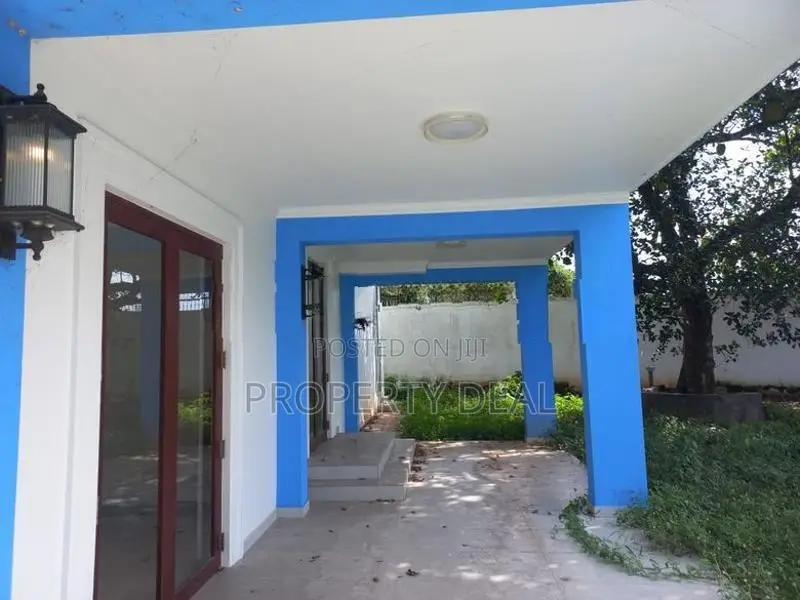 5 Bedrooms House for Sale in Pelawatte - PDH169