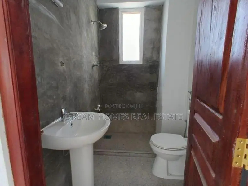 Commercial Office Space for Rent – Polhengoda Junction