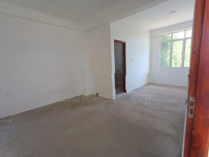 Commercial Office Space for Rent – Polhengoda Junction