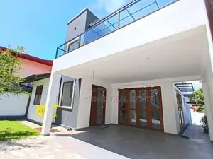 Modern 4 Bedroom Home for Sale in Kesbewa