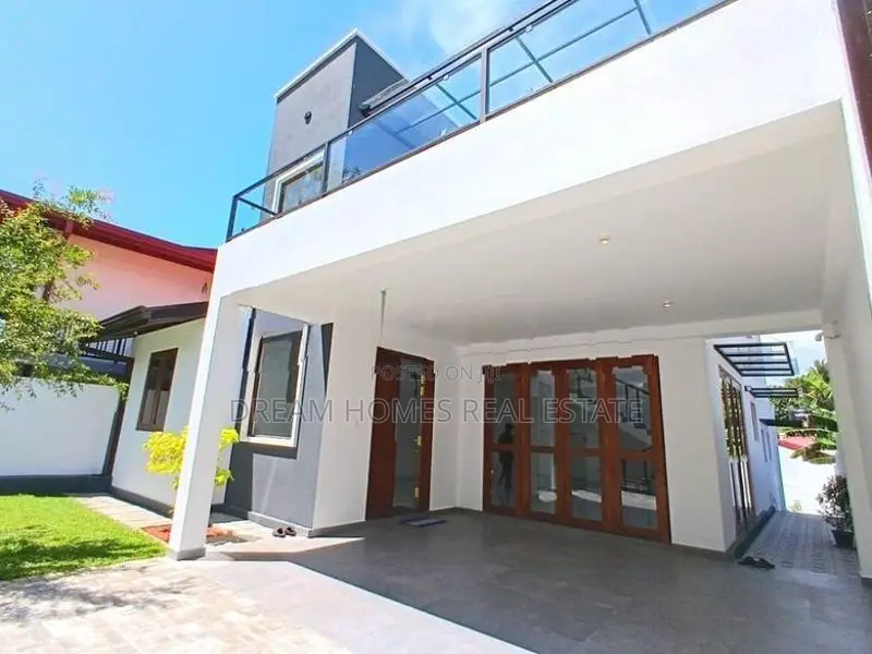 Modern 4 Bedroom Home for Sale in Kesbewa