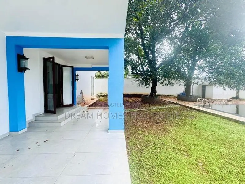 Spacious Luxury House with Private Pool – Pelawatte