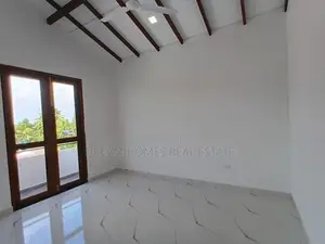 Modern 4 Bedroom Home for Sale in Kesbewa