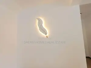 5 Bedroom Modern House with Pool Piliyandala
