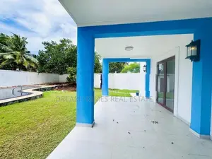 Spacious Luxury House with Private Pool – Pelawatte