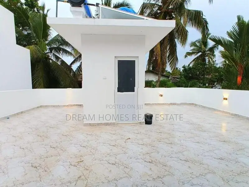 Elegant Two-Storey House for Sale in Piliyandala