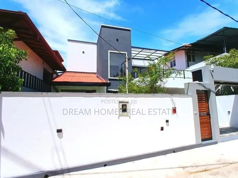 Modern 4 Bedroom Home for Sale in Kesbewa