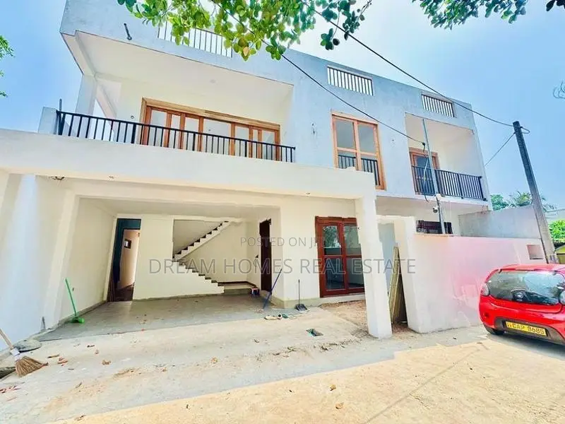 Brand New 7-Bedroom House for Sale – Boralasgamuwa