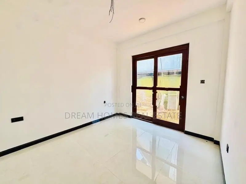 Brand New 7-Bedroom House for Sale – Boralasgamuwa