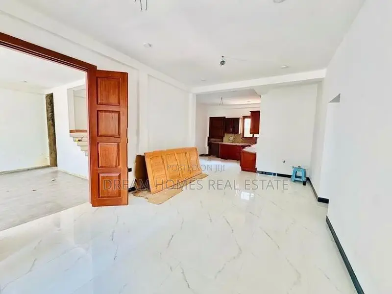 Brand New 7-Bedroom House for Sale – Boralasgamuwa