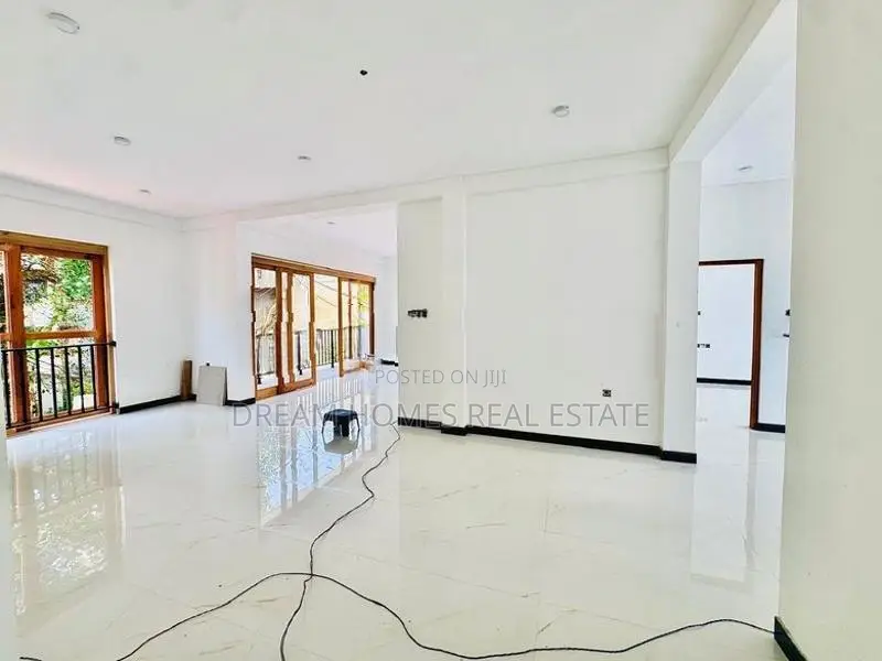 Brand New 7-Bedroom House for Sale – Boralasgamuwa