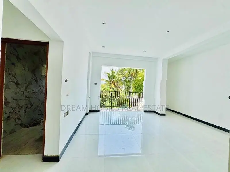 Brand New 7-Bedroom House for Sale – Boralasgamuwa