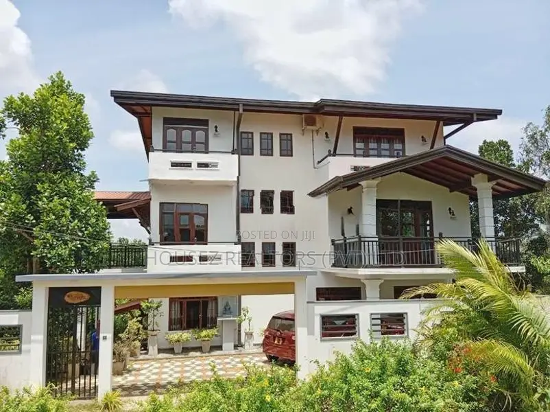 3-Storey House for Rent in Bandaragama
