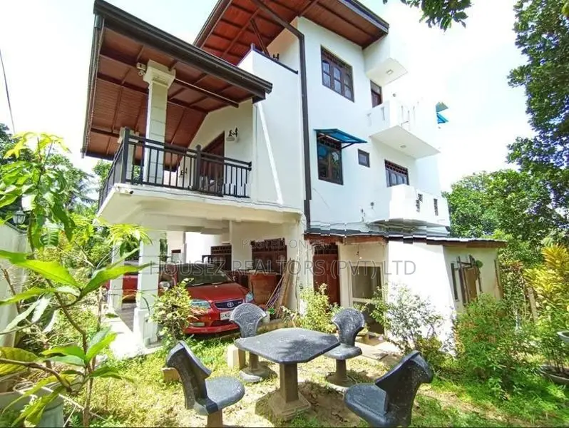 3-Storey House for Rent in Bandaragama