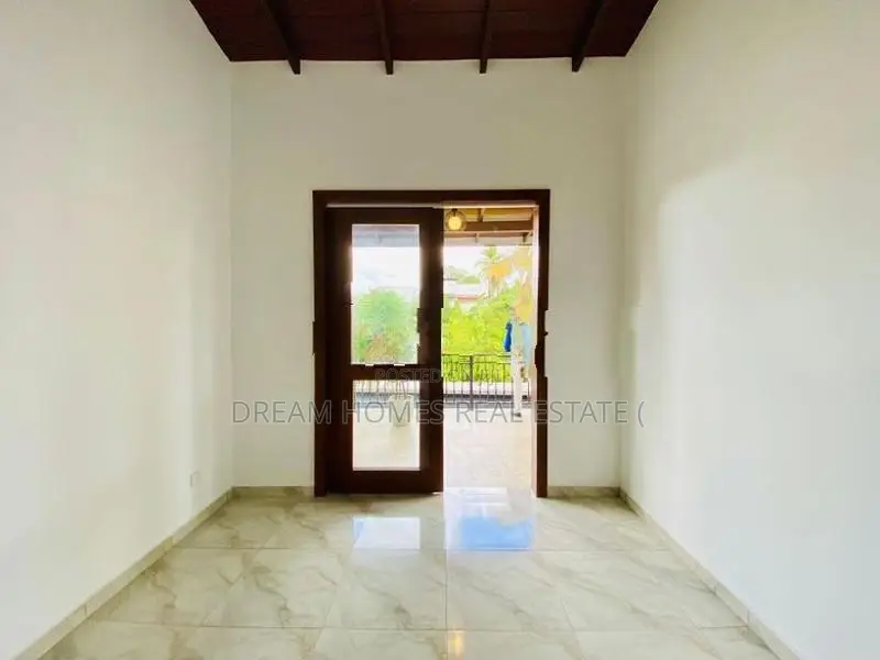 Modern 4-Bedroom House for Sale – Hokandara