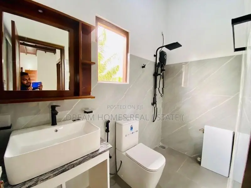 Modern 4-Bedroom House for Sale – Hokandara