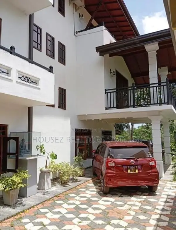 3-Storey House for Rent in Bandaragama