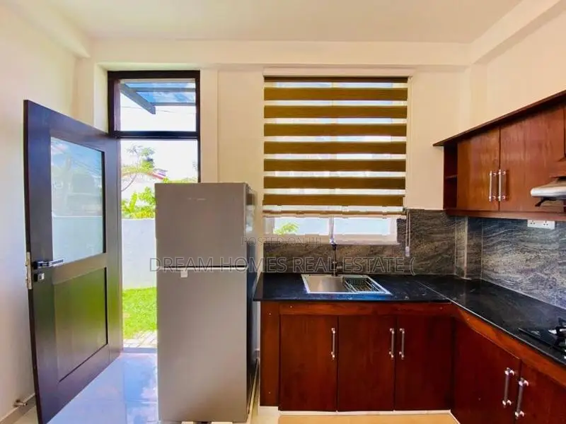 Home for Sale – Athurugiriya