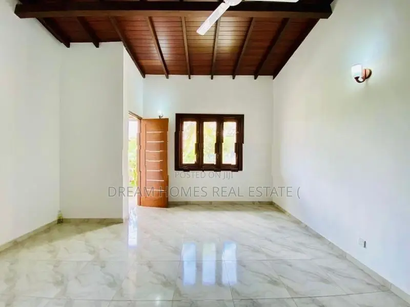 Modern 4-Bedroom House for Sale – Hokandara