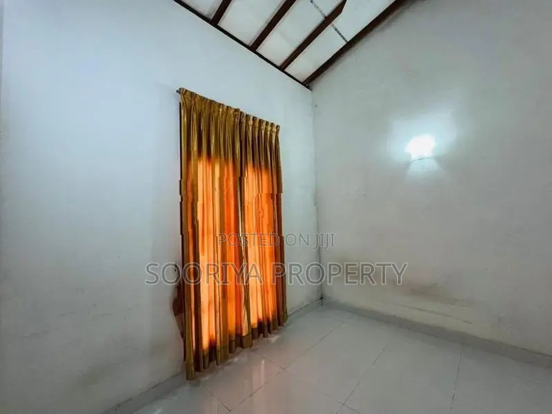 Newly Build Single Story House for Sale in Piliyandala