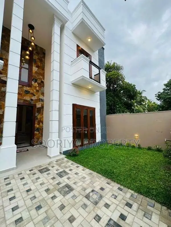 Super Luxury Brand New House for Sale in Piliyandala