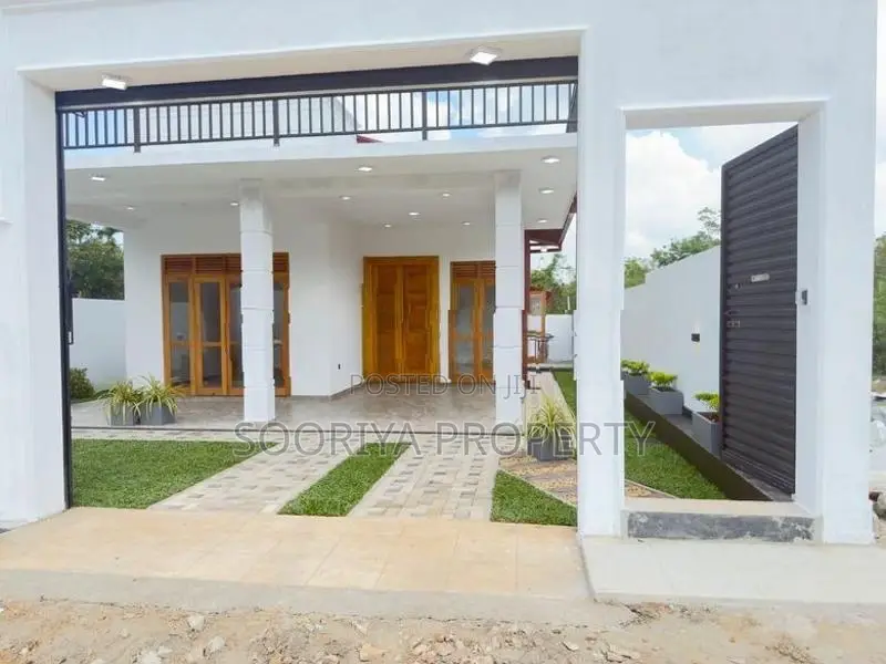 Super Luxury Single Story House for Sale in Piliyandala