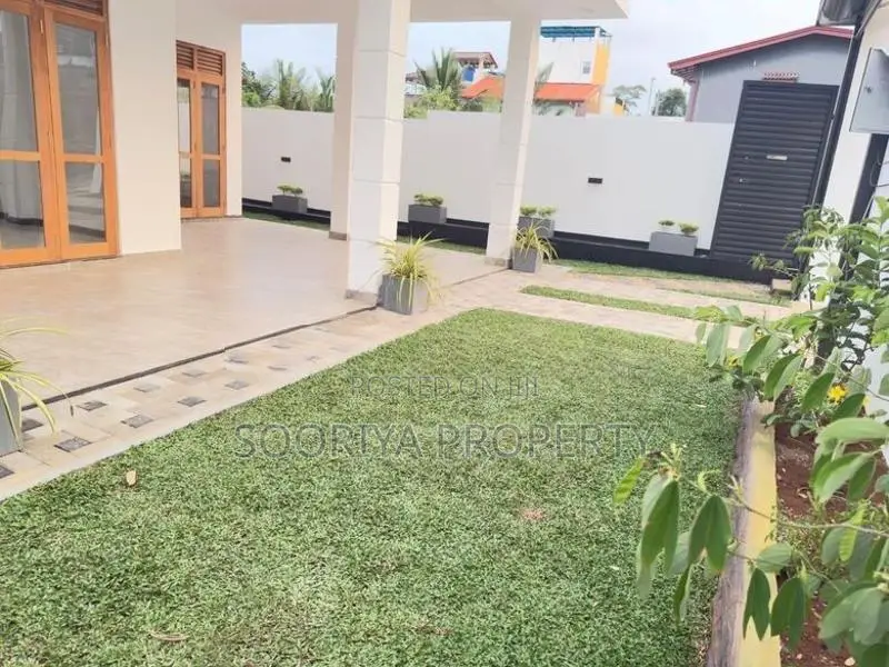 Super Luxury Single Story House for Sale in Piliyandala