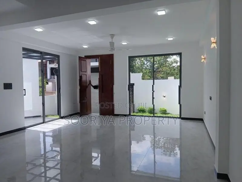 Brand New 2 Story Luxury House for Sale in Piliyandala