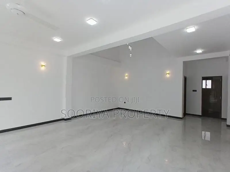 Brand New 2 Story Luxury House for Sale in Piliyandala