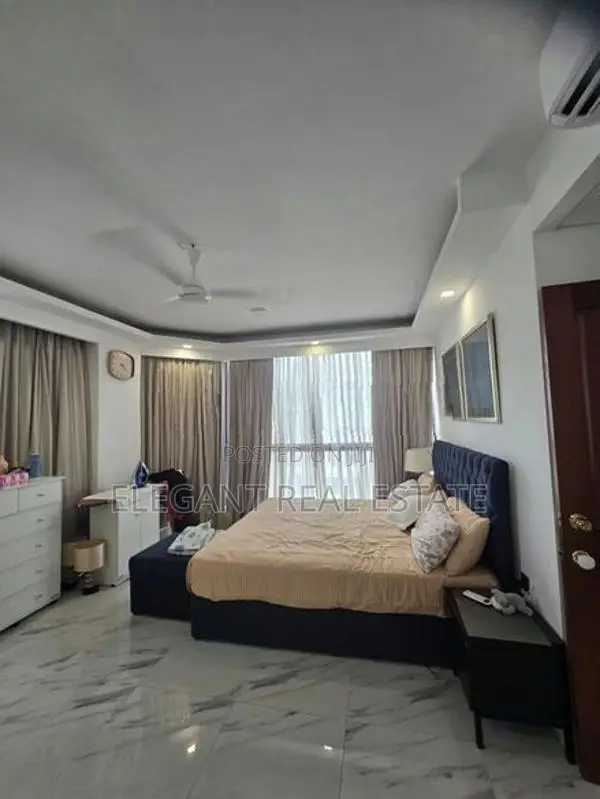 Crescat - 03 Bedroom Furnished Apartment for Sale in Colombo 3 (A6452)