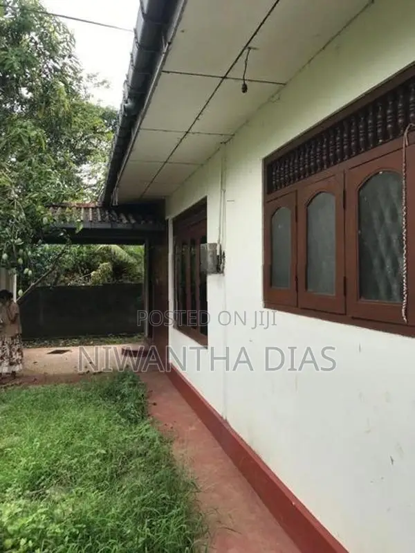 Fully Equipped House on 10 Perch Land for Sale in Bandaragama