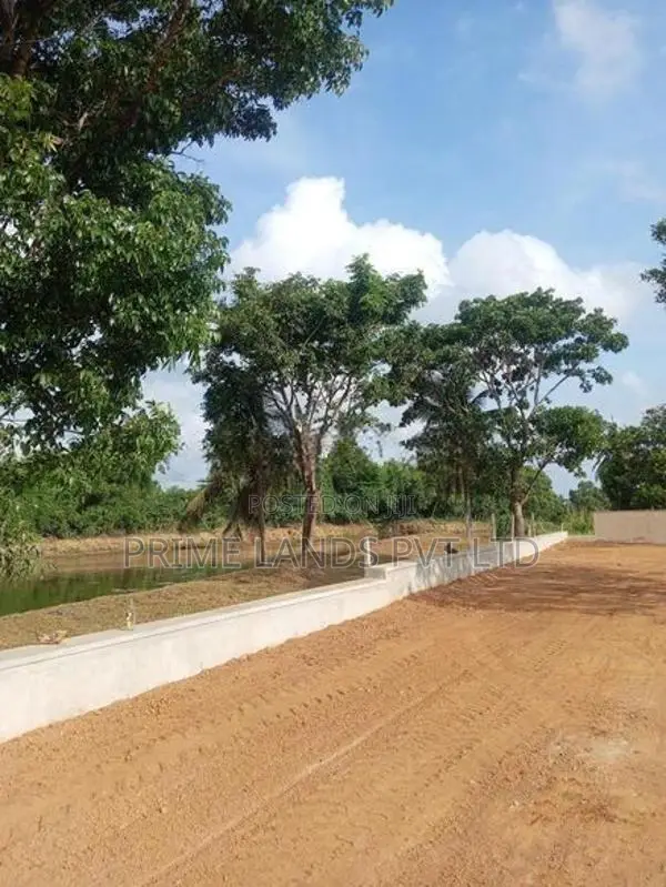 Water Front Land for Sale in Nawala