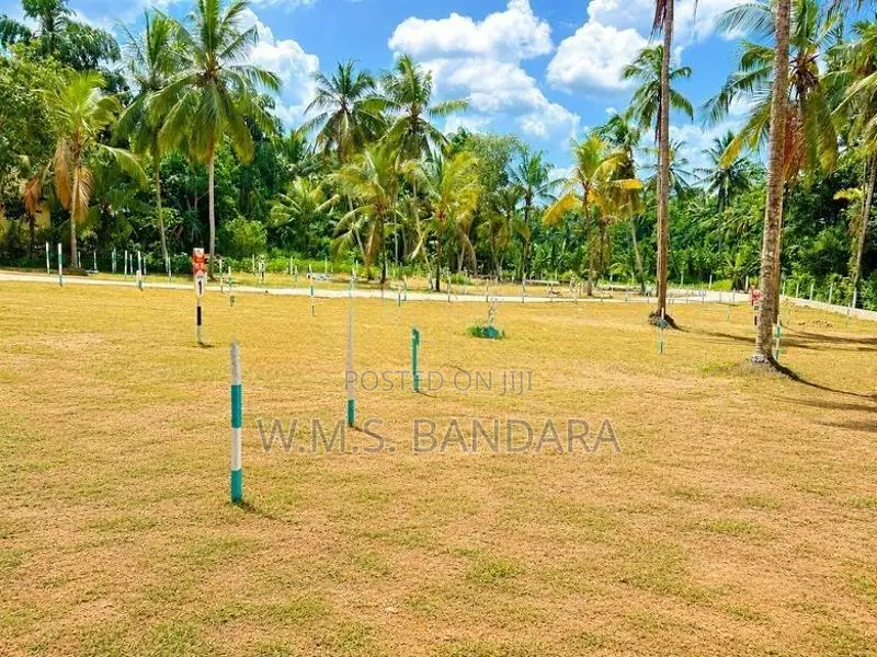 Residential Land in Wathupitiwala R01