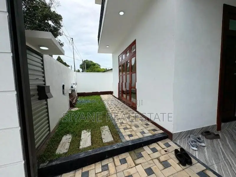 Brand New Beautiful House for Sale in Piliyandala