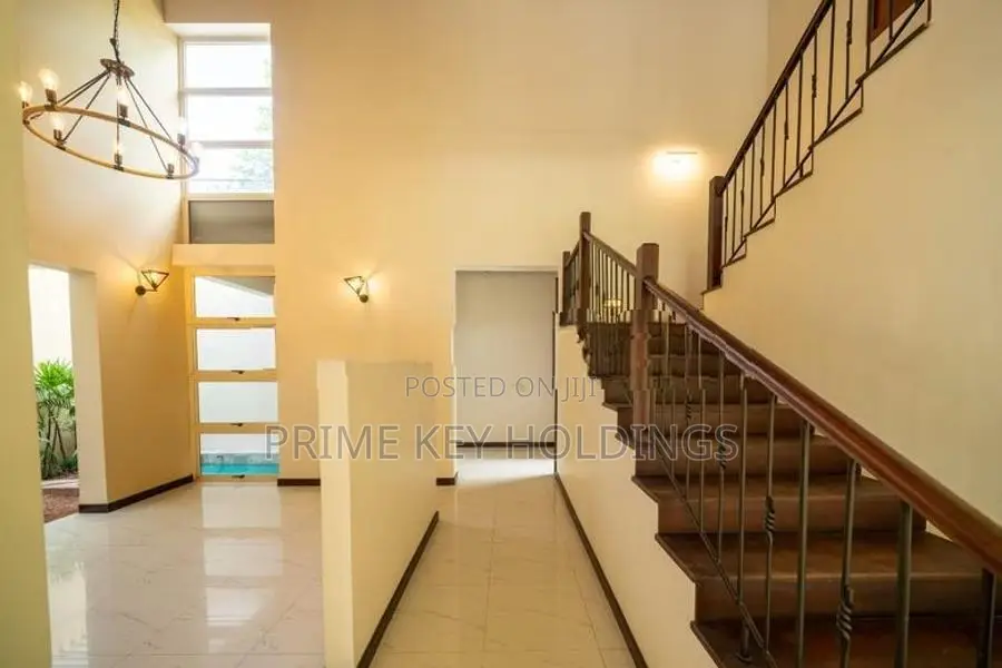 Spacious Luxury House for Sale – at Boralesgamuwa [hs111]