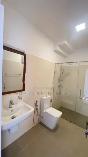 Luxury |Unfurnished| House For Rent in Battaamulla - EH432