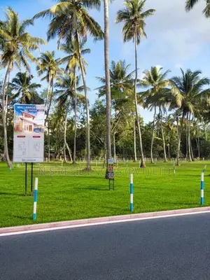 Main Road Facing Land in Mallawagedara - H 02
