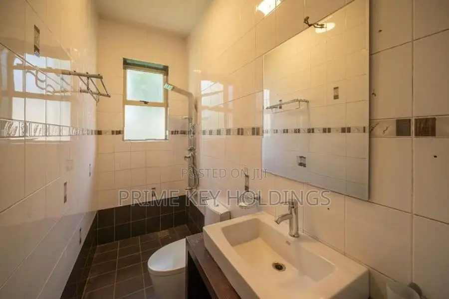 Spacious Luxury House for Sale – at Boralesgamuwa [hs111]