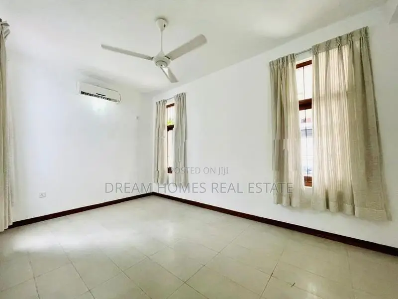 4 Bedroom Luxury Home | Battaramulla