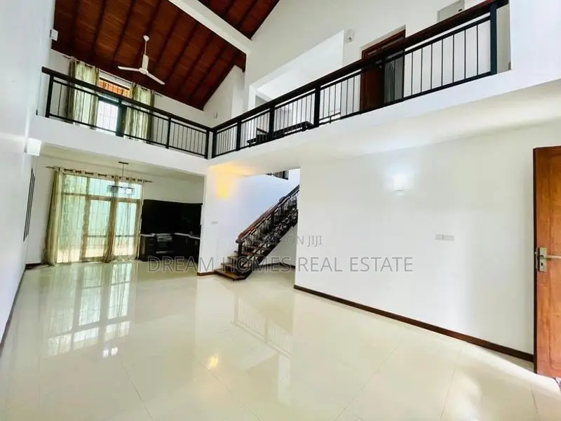 4 Bedroom Luxury Home | Battaramulla