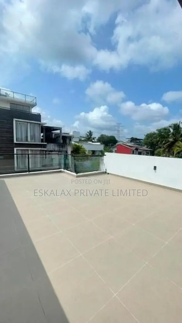 Luxury |Unfurnished| House For Rent in Battaamulla - EH432
