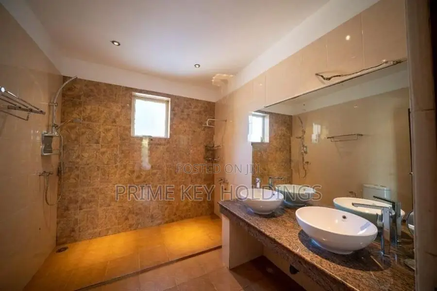 Spacious Luxury House for Sale – at Boralesgamuwa [hs111]