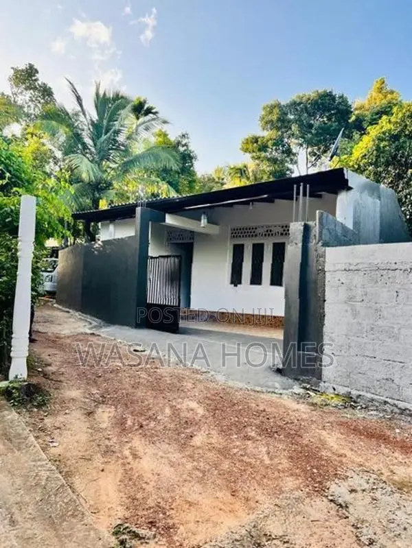 Valuable Single Story House for Sale Thalapathpitiya