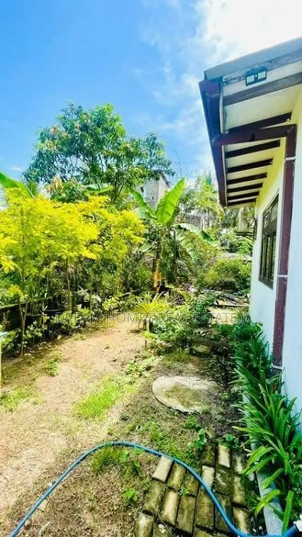 Spacious Single-Storey House for Sale in Kandana