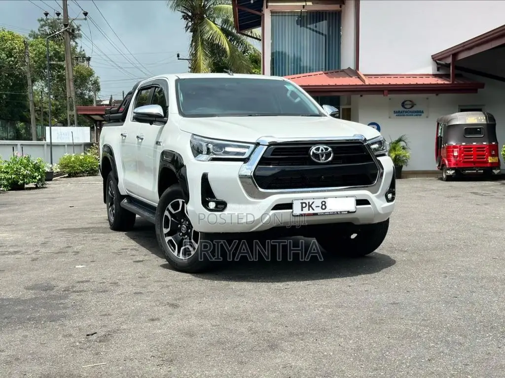 Toyota Hilux 2025 Pickup (Used)